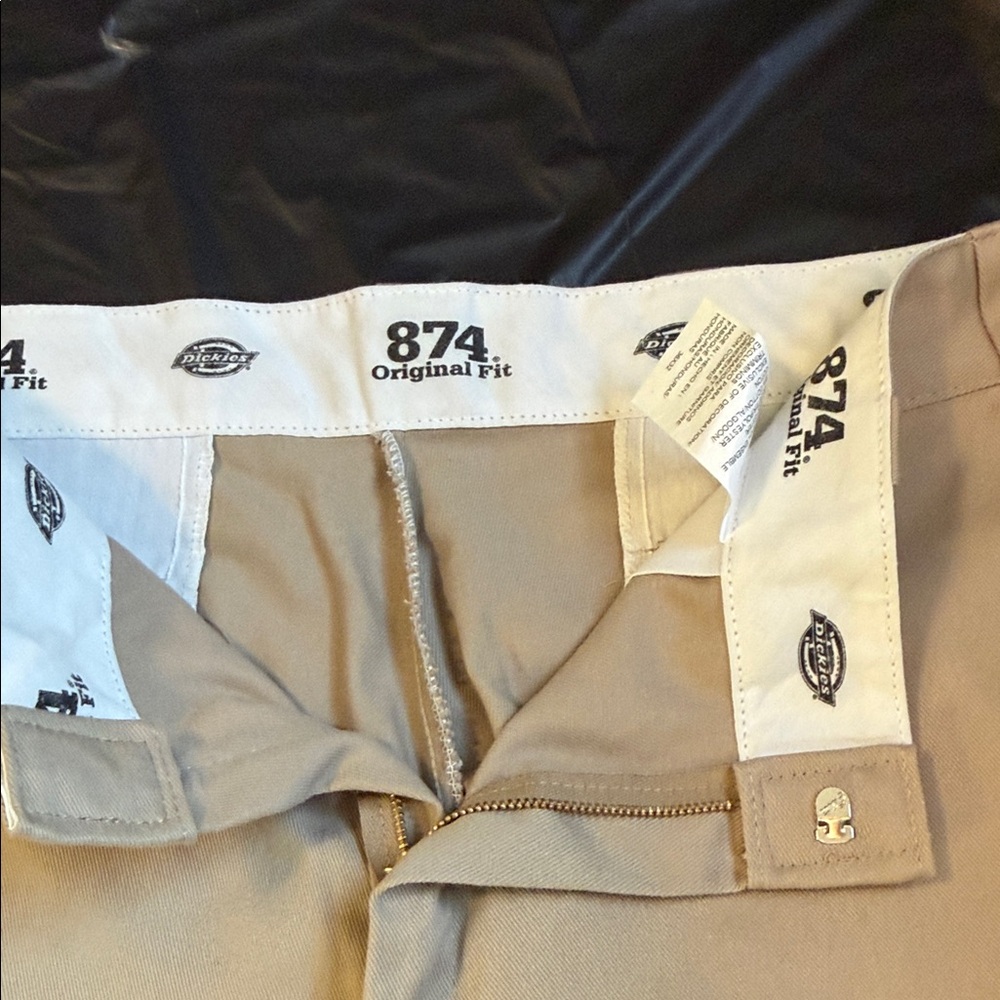 Dickie 874 Original Fit Work Pant
Size 36”x32”
No Tags but Never Worn